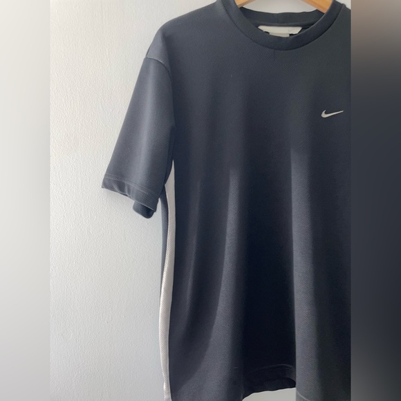 Nike Fitness Tee Shirt - Picture 5 of 11